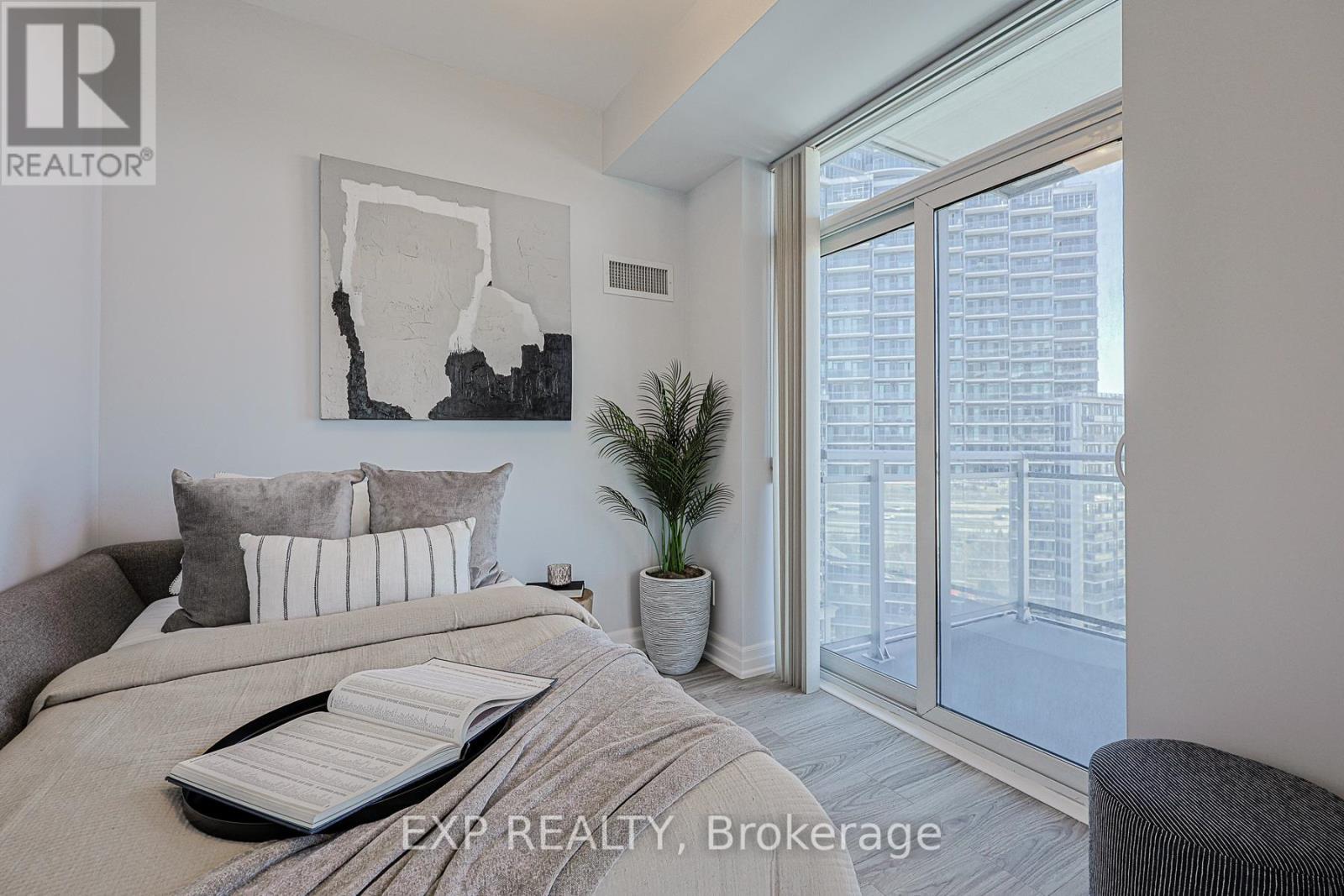 1101 - 58 Marine Parade Drive, Toronto, ON - Indoor Photo Showing Bedroom