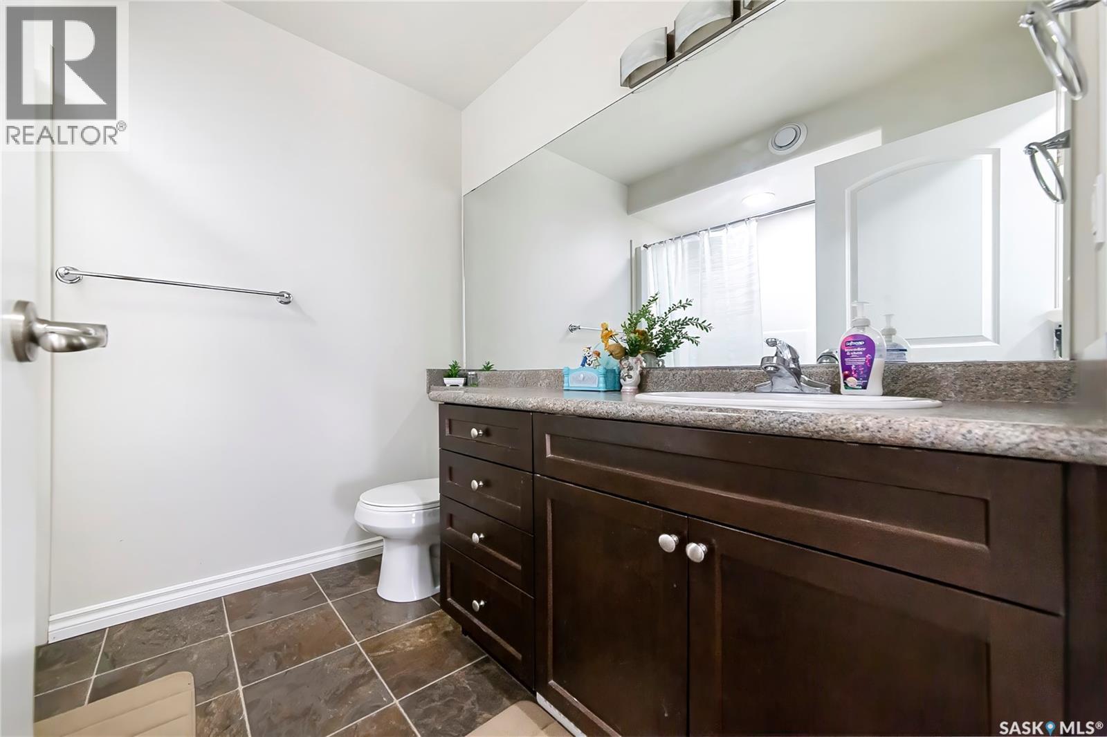 515 Coad Crescent, Saskatoon, SK - Indoor Photo Showing Bathroom
