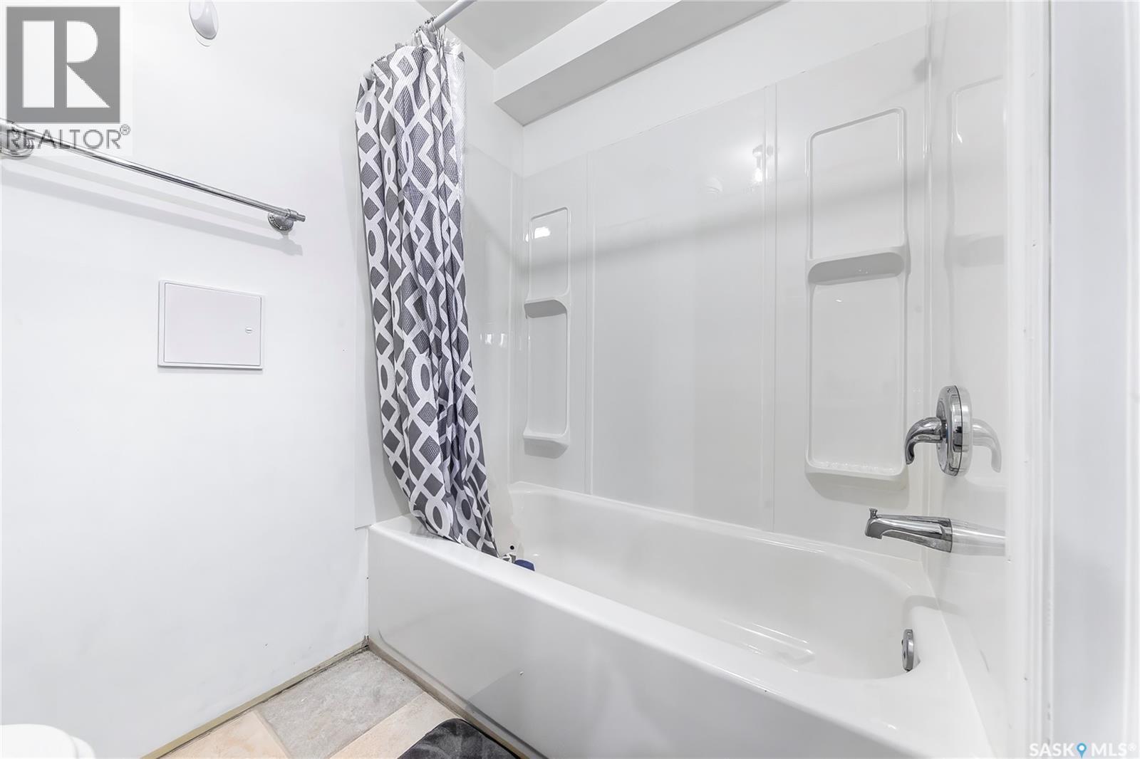 515 Coad Crescent, Saskatoon, SK - Indoor Photo Showing Bathroom