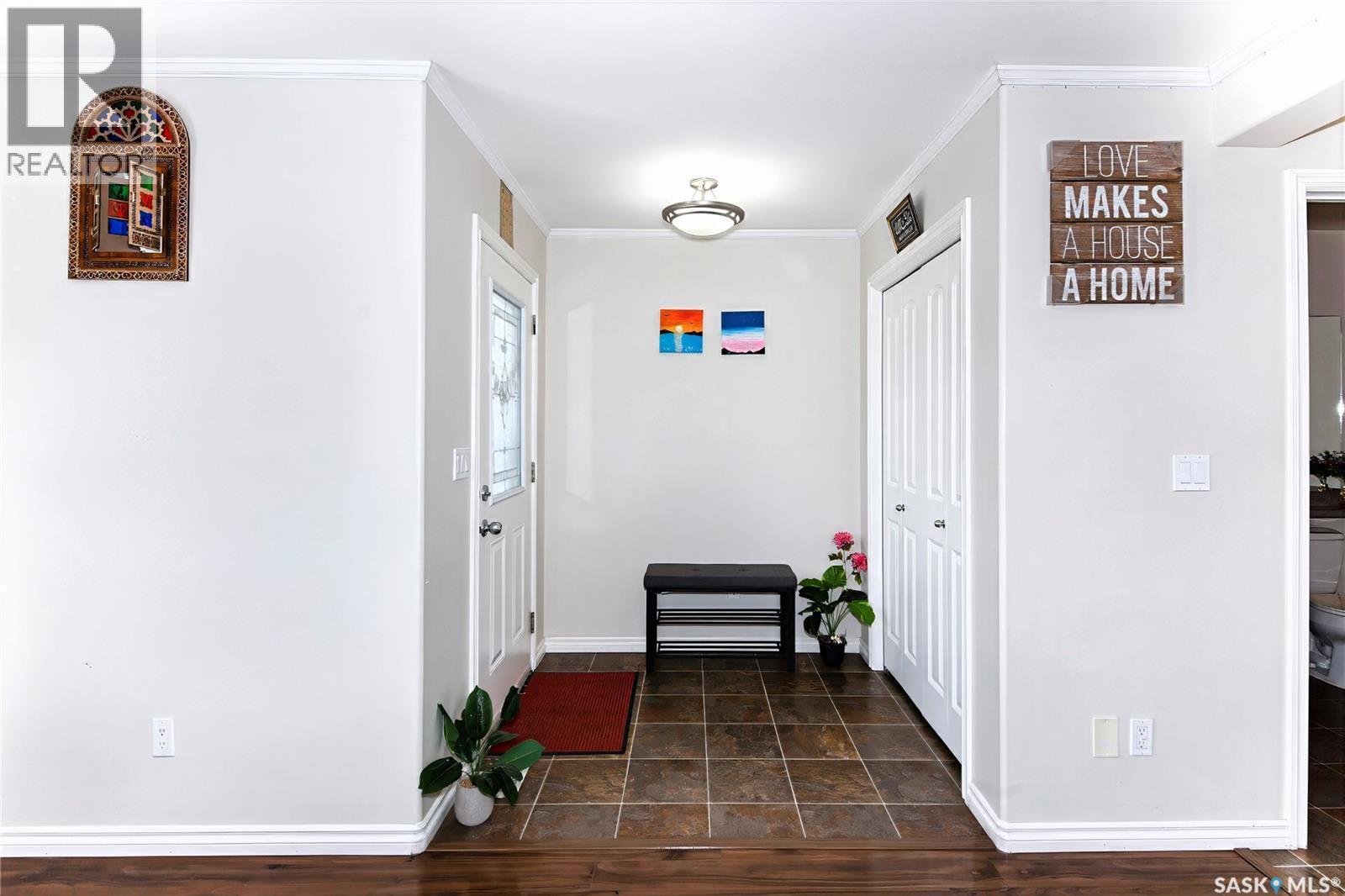 515 Coad Crescent, Saskatoon, SK - Indoor Photo Showing Other Room