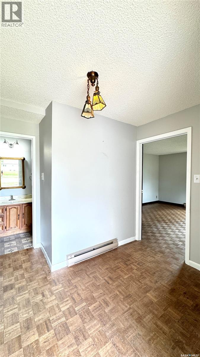 209 1St Street E, Dinsmore, SK - Indoor Photo Showing Other Room