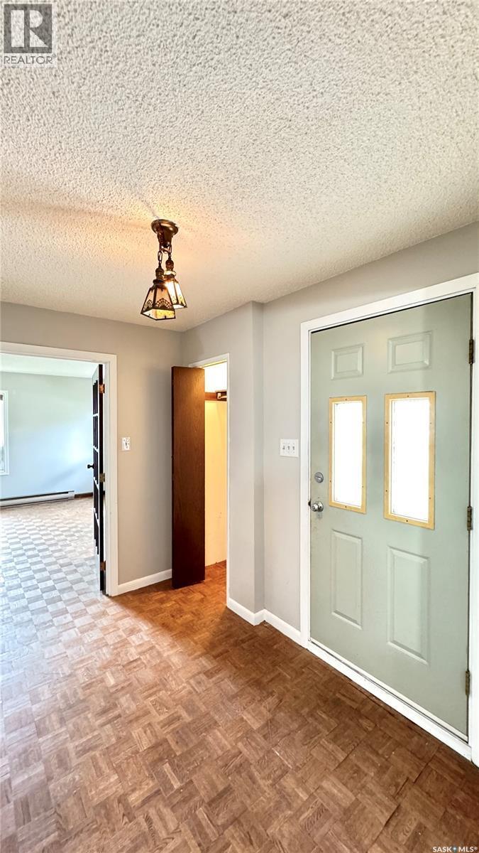209 1St Street E, Dinsmore, SK - Indoor Photo Showing Other Room