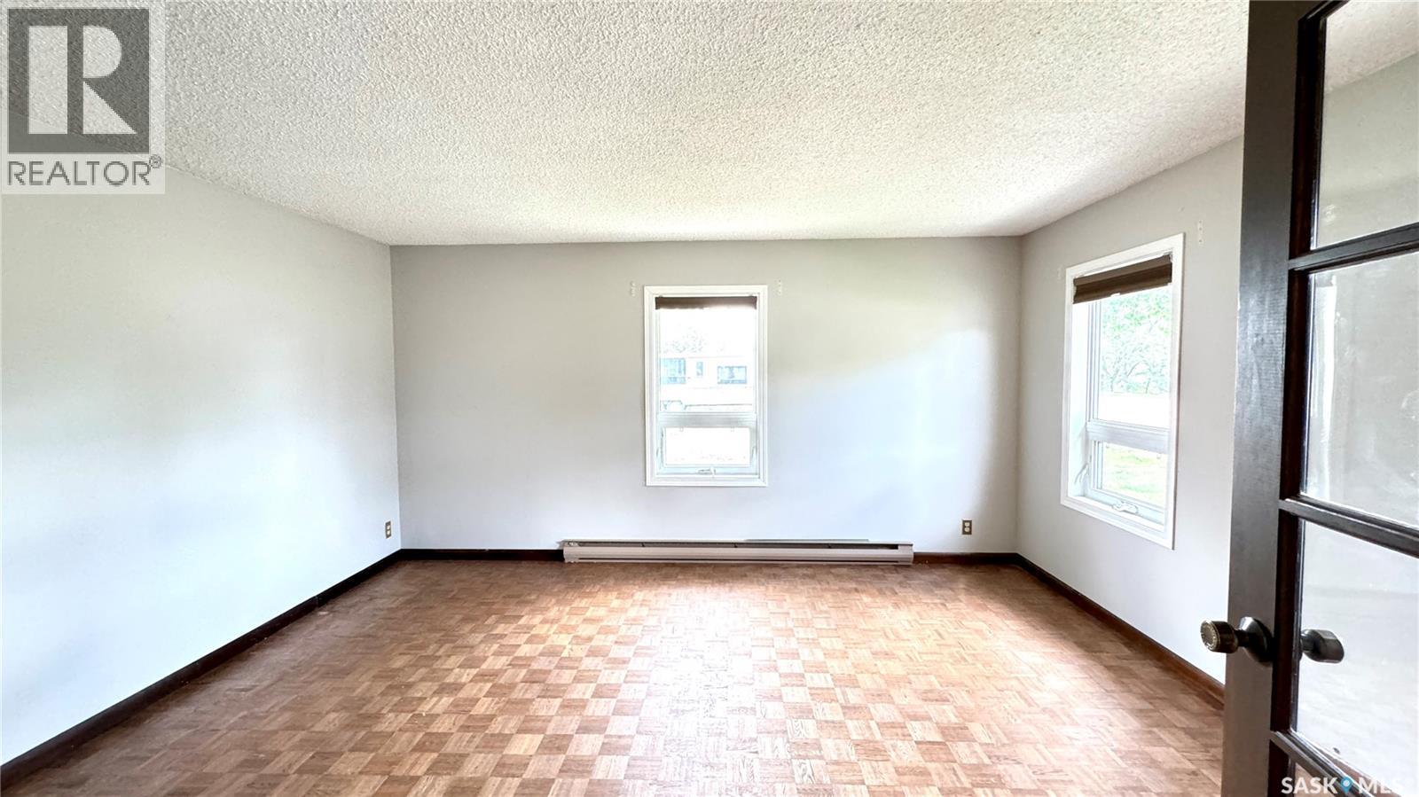 209 1St Street E, Dinsmore, SK - Indoor Photo Showing Other Room
