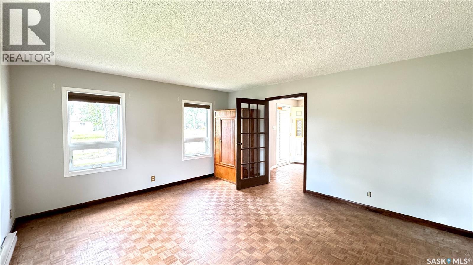 209 1St Street E, Dinsmore, SK - Indoor Photo Showing Other Room