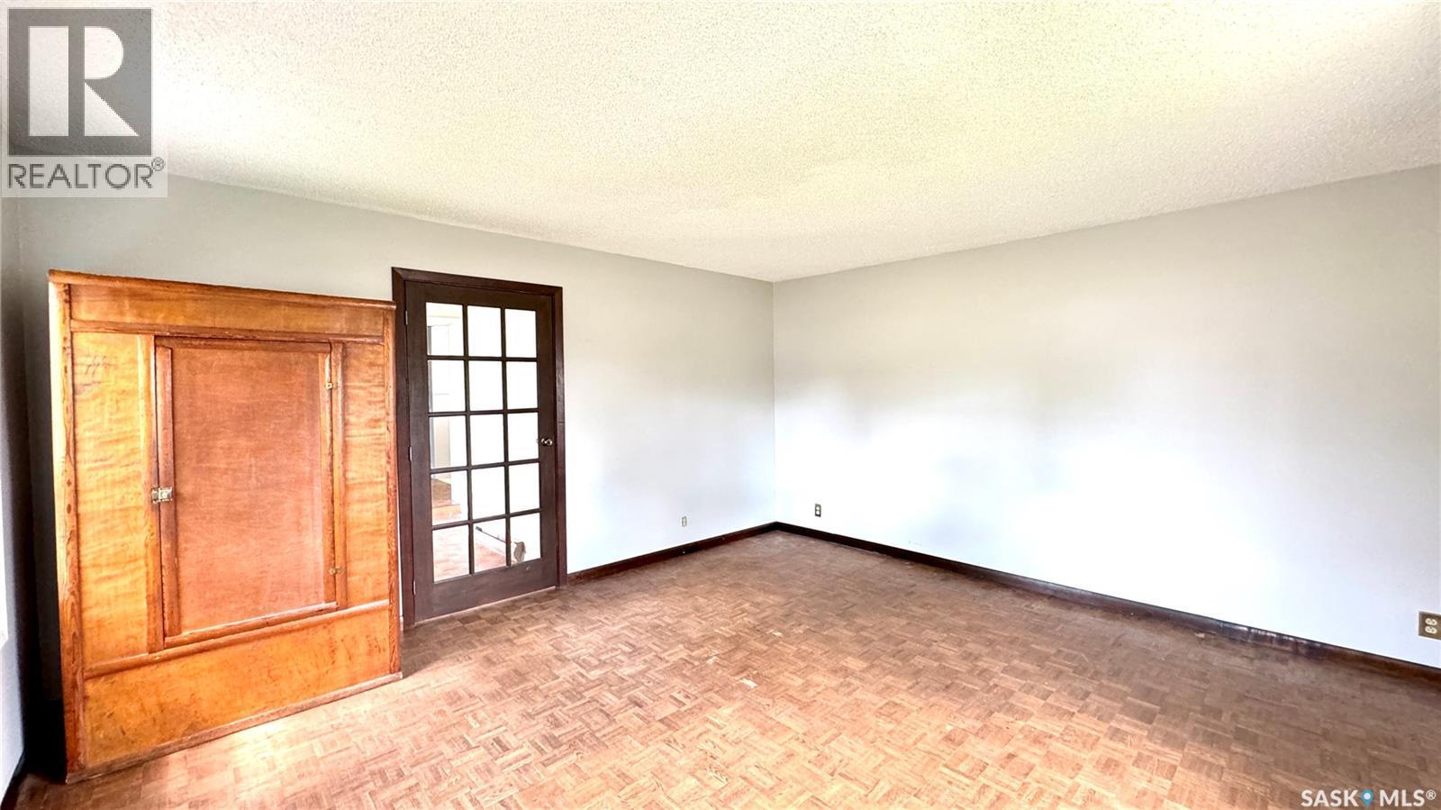 209 1St Street E, Dinsmore, SK - Indoor Photo Showing Other Room