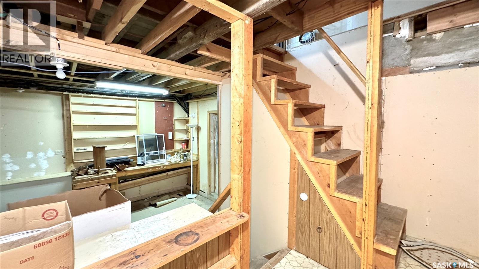 209 1St Street E, Dinsmore, SK - Indoor