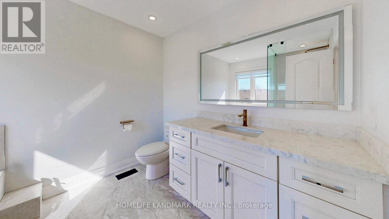 32 Arco Circle, Vaughan, ON - Indoor Photo Showing Bathroom