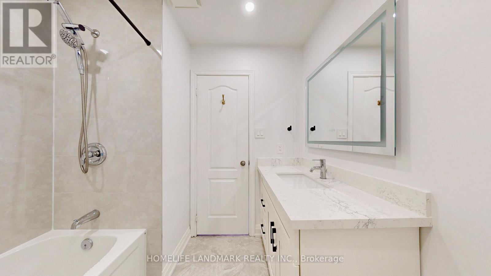 32 Arco Circle, Vaughan, ON - Indoor Photo Showing Bathroom