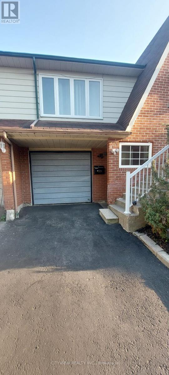 28 Foxacre Row, Brampton, ON - Outdoor