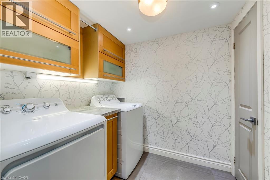 4306 Lakeshore Road, Burlington, ON - Indoor Photo Showing Laundry Room