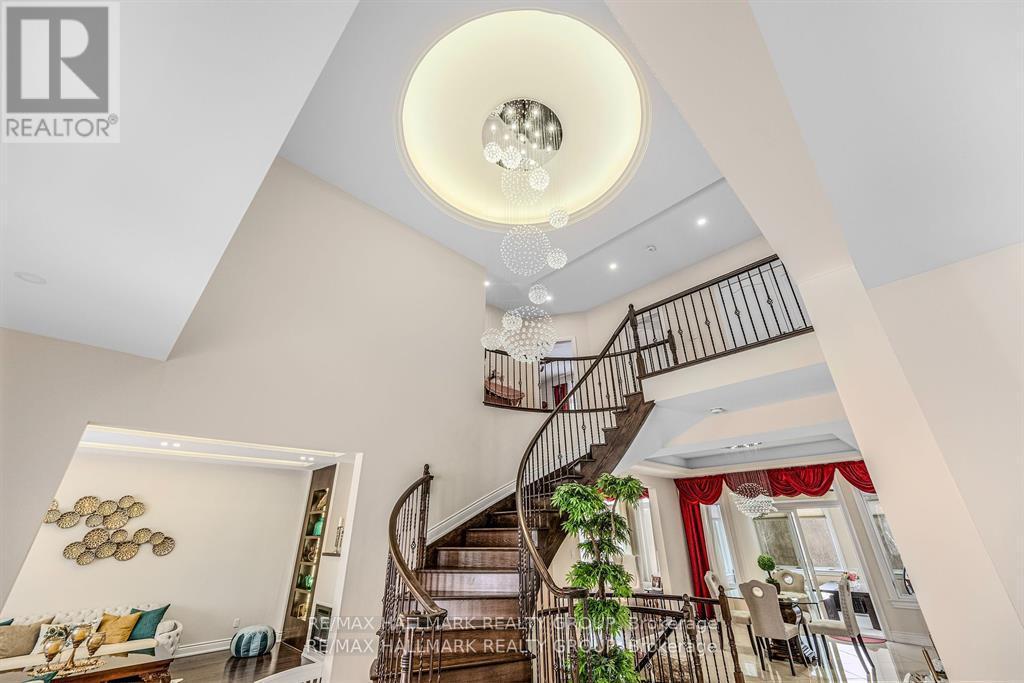 699 Ballycastle Crescent, Ottawa, ON - Indoor Photo Showing Other Room