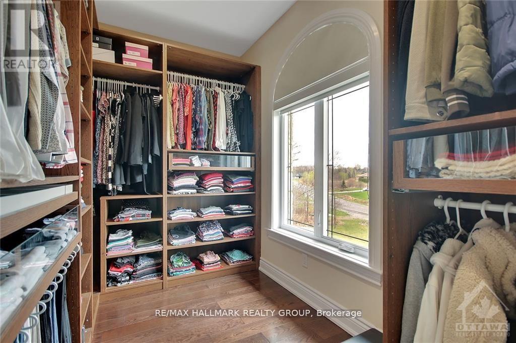 699 Ballycastle Crescent, Ottawa, ON - Indoor With Storage