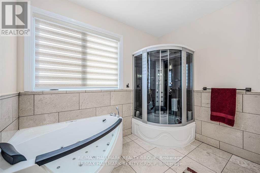 699 Ballycastle Crescent, Ottawa, ON - Indoor Photo Showing Bathroom