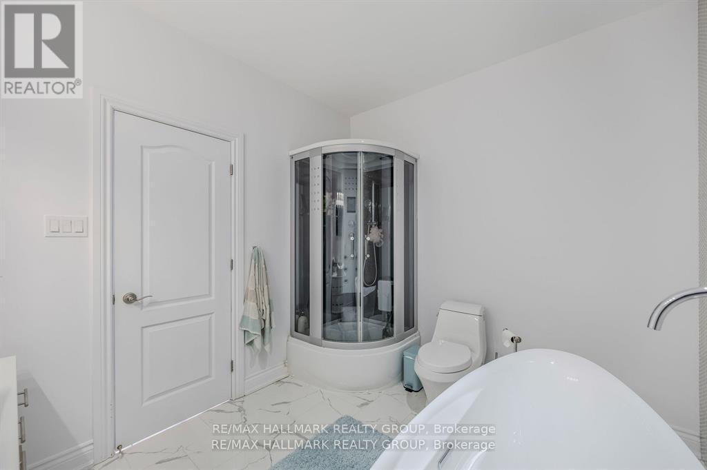699 Ballycastle Crescent, Ottawa, ON - Indoor Photo Showing Bathroom
