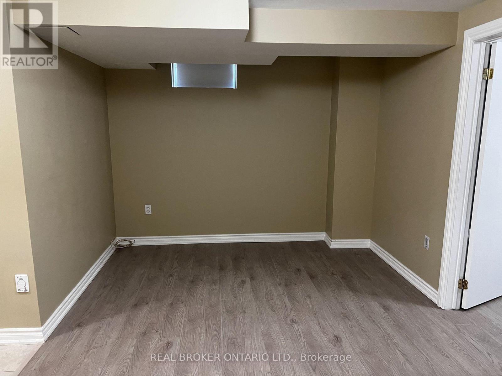 7315 Lowville Heights, Mississauga, ON - Indoor