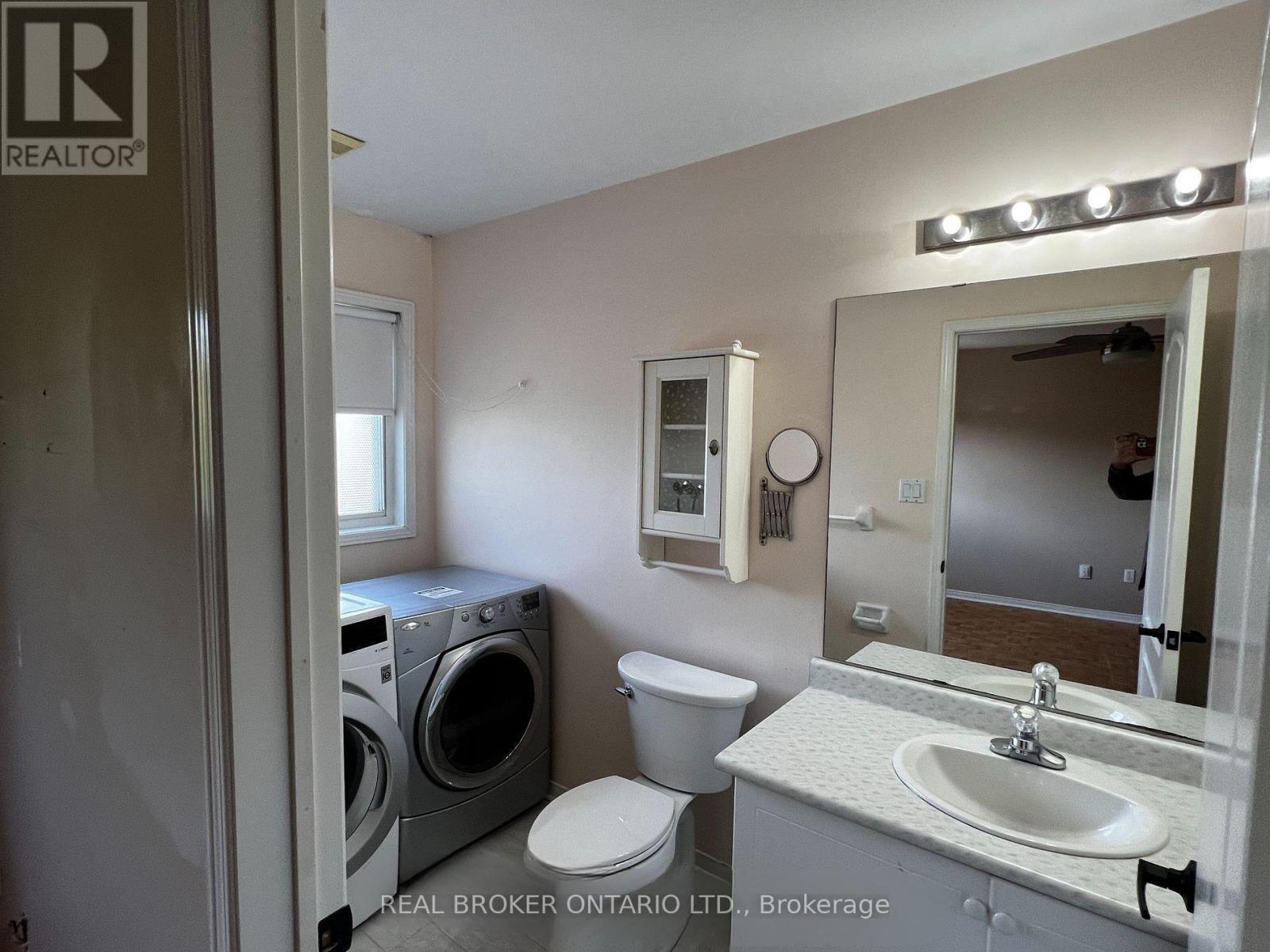 7315 Lowville Heights, Mississauga, ON - Indoor