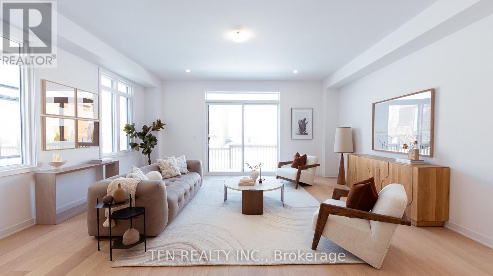 12 Imogene Court S, Richmond Hill, ON - Indoor Photo Showing Living Room