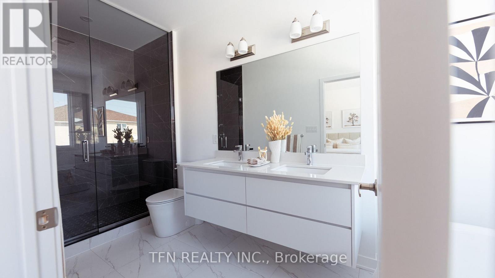 12 Imogene Court S, Richmond Hill, ON - Indoor Photo Showing Bathroom