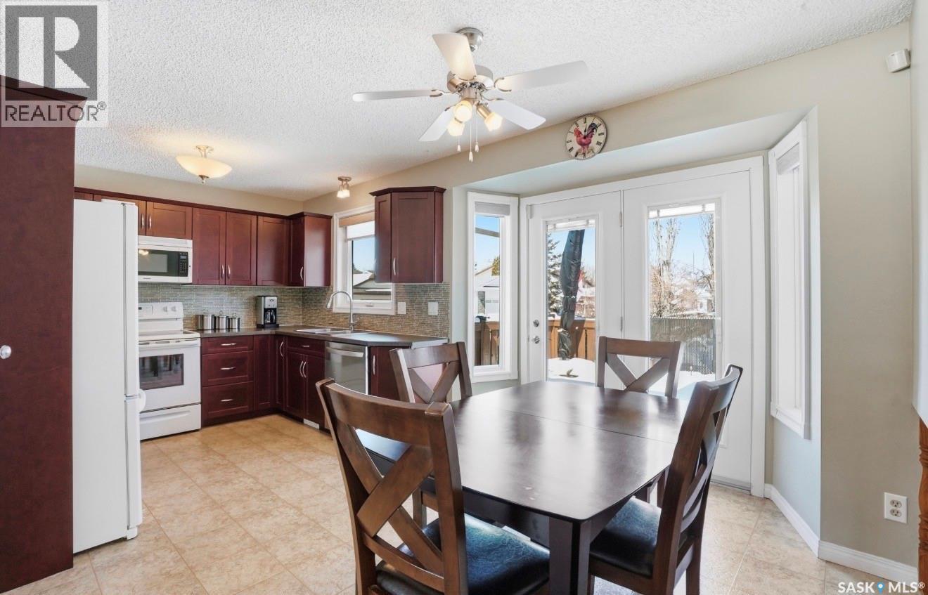 403 Bronson Crescent, Saskatoon, SK - Indoor Photo Showing Dining Room