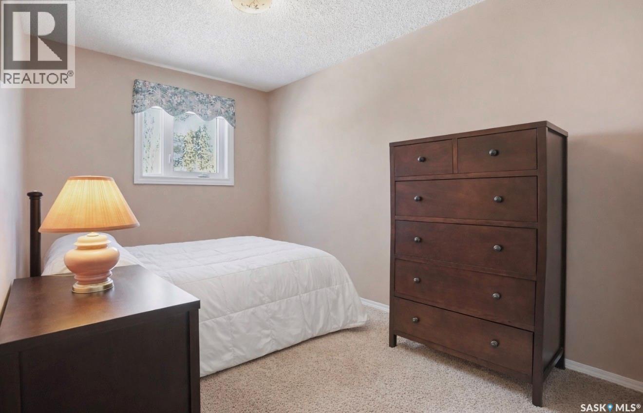 403 Bronson Crescent, Saskatoon, SK - Indoor Photo Showing Bedroom