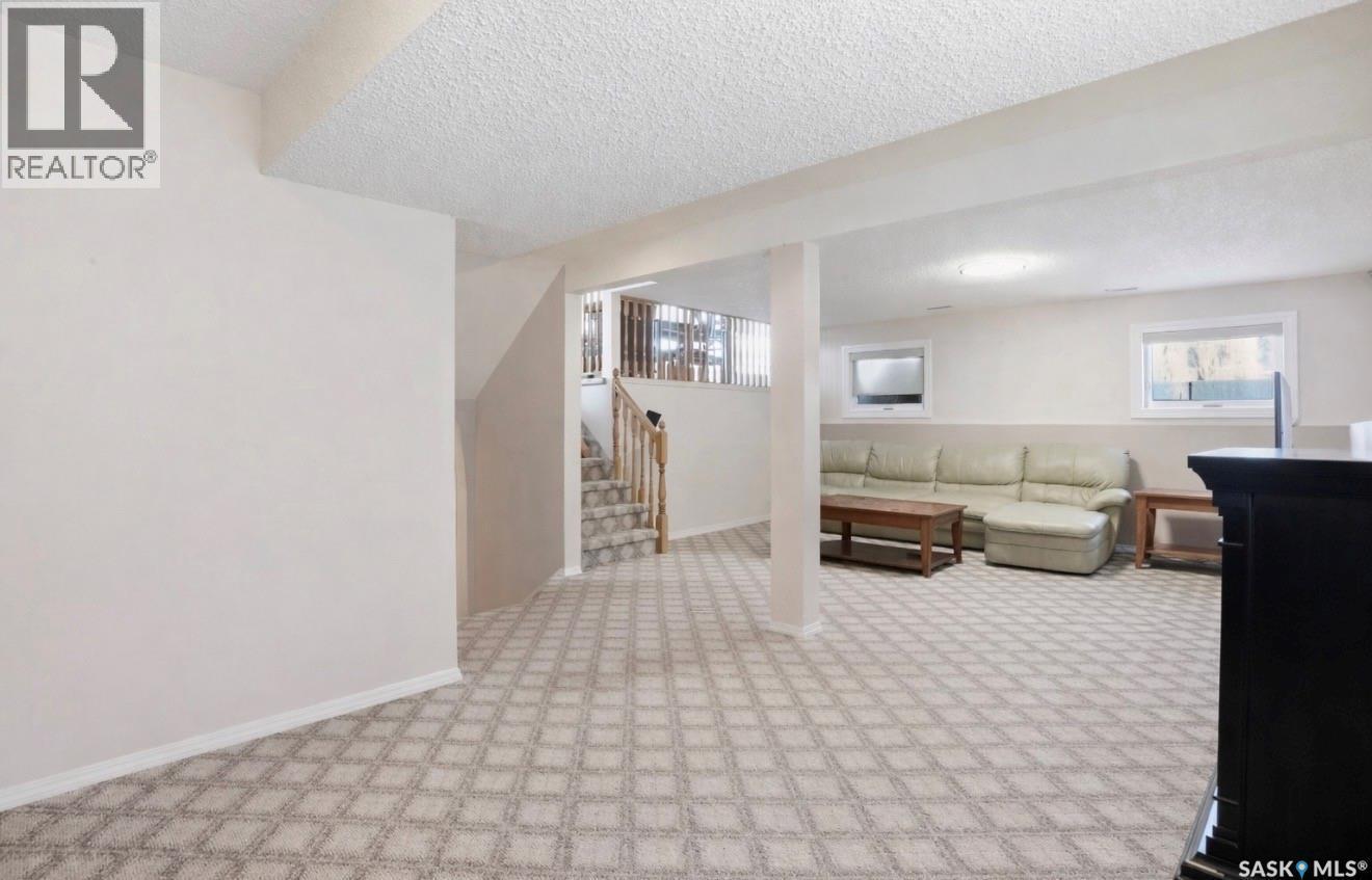 403 Bronson Crescent, Saskatoon, SK - Indoor