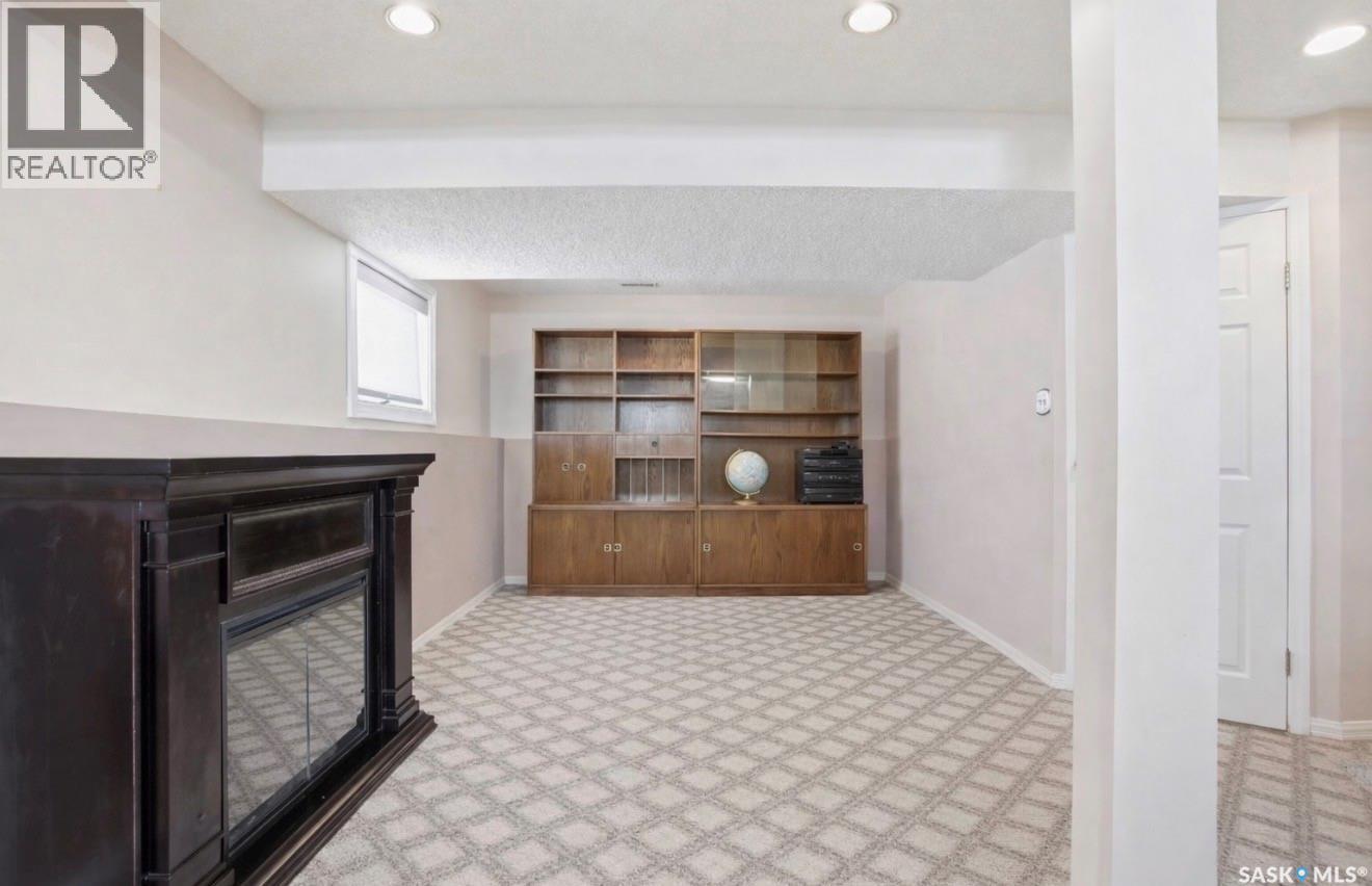 403 Bronson Crescent, Saskatoon, SK - Indoor Photo Showing Other Room
