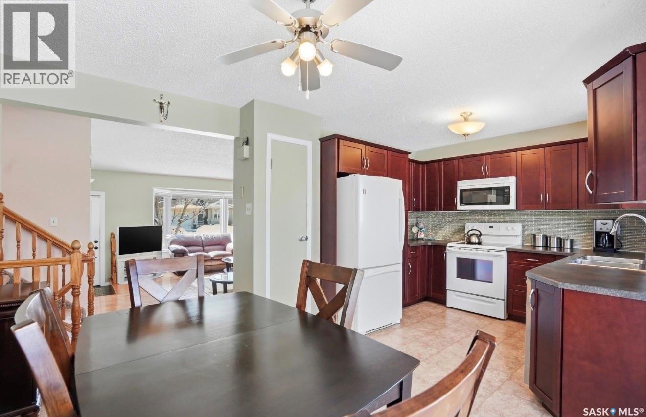 403 Bronson Crescent, Saskatoon, SK - Indoor