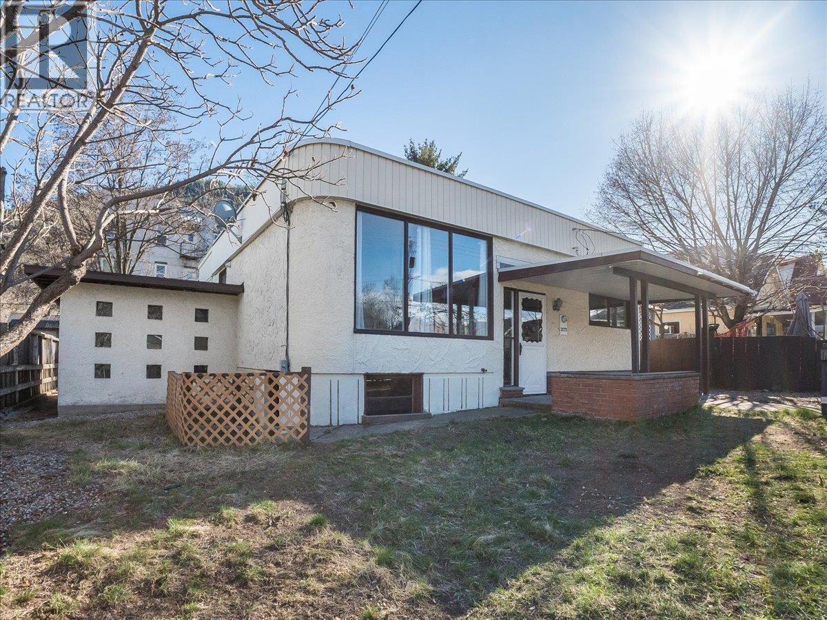 2172 Second Avenue, Trail, BC - Outdoor