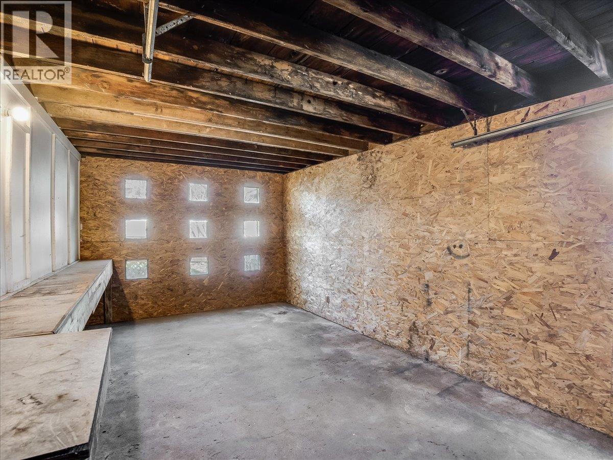 2172 Second Avenue, Trail, BC - Indoor