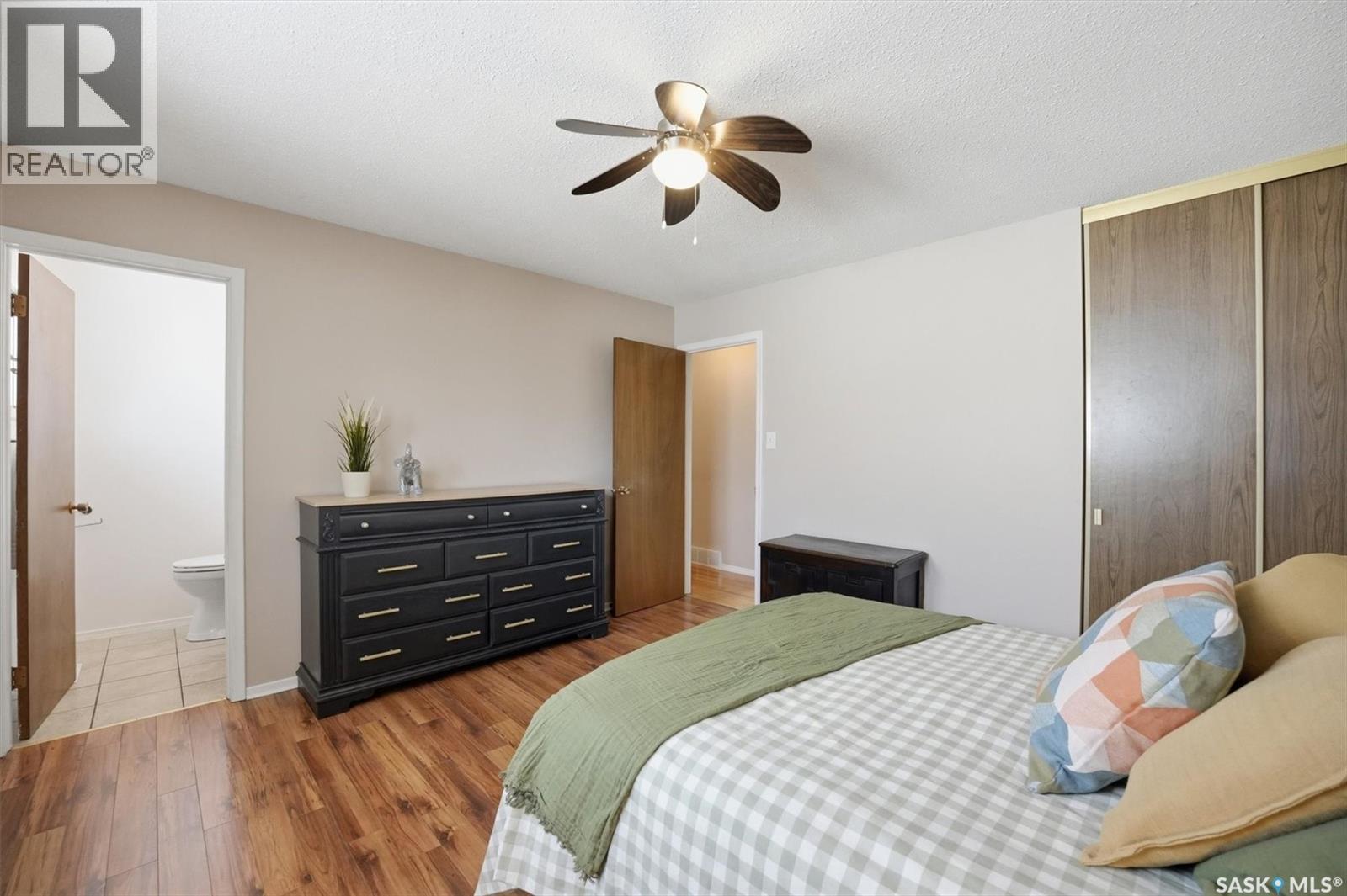 17 Malta Crescent, Saskatoon, SK - Indoor Photo Showing Bedroom