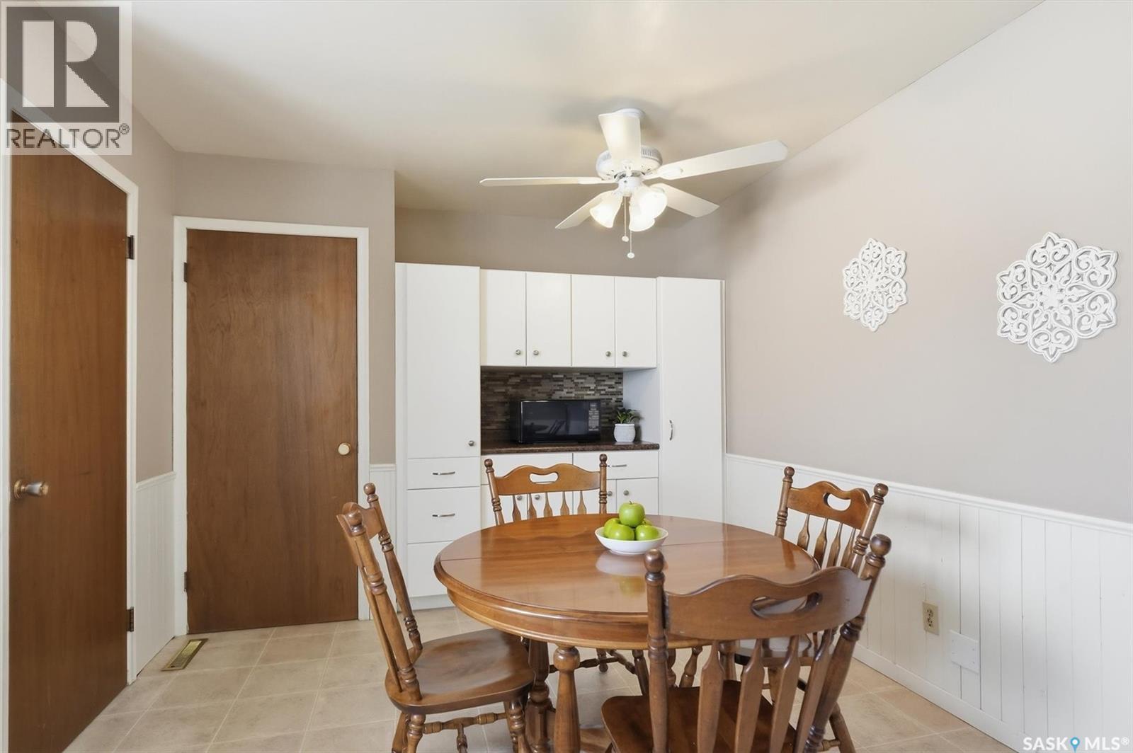 17 Malta Crescent, Saskatoon, SK - Indoor Photo Showing Dining Room