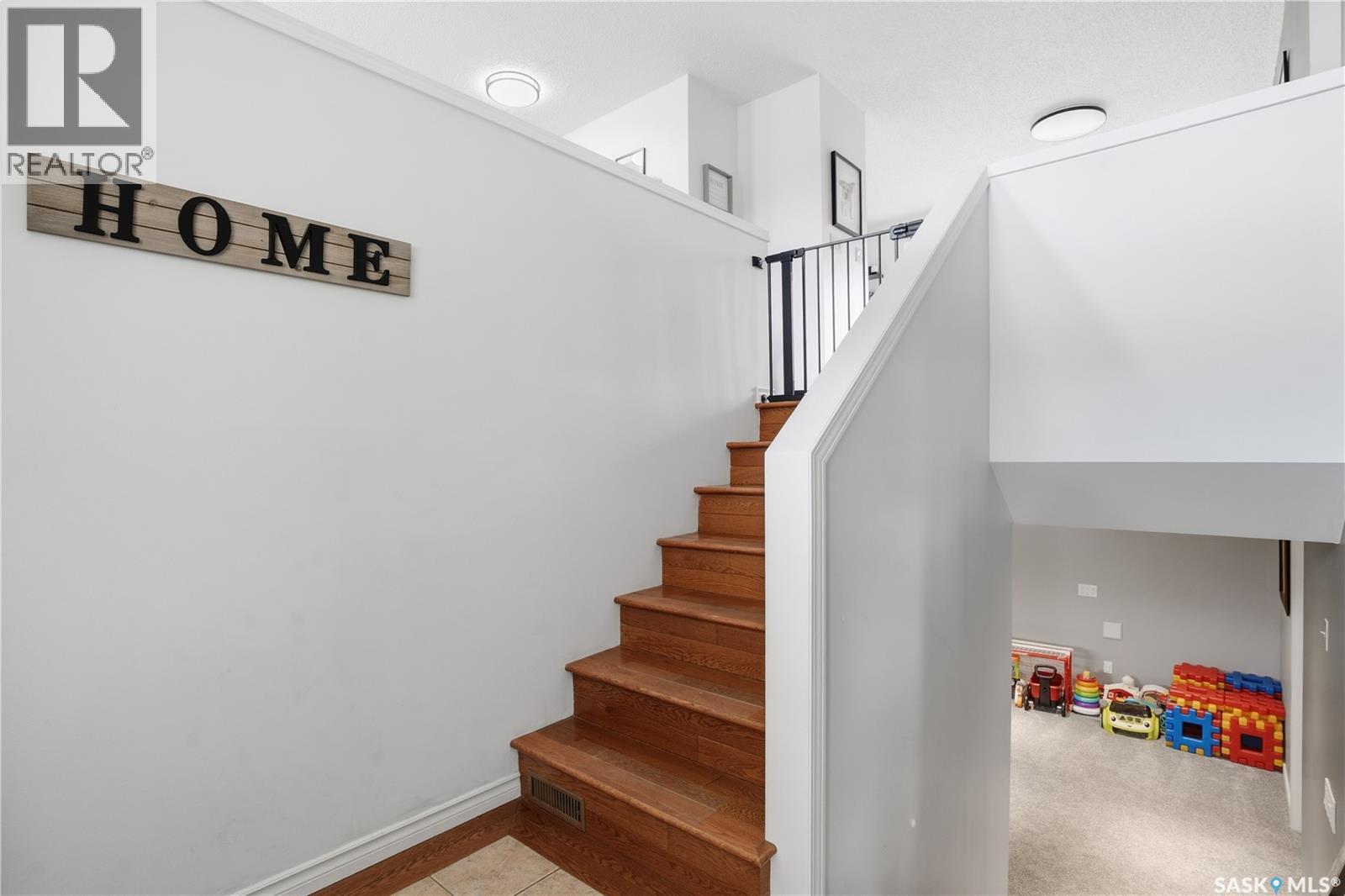 6719 Maplecrest Place, Regina, SK - Indoor Photo Showing Other Room