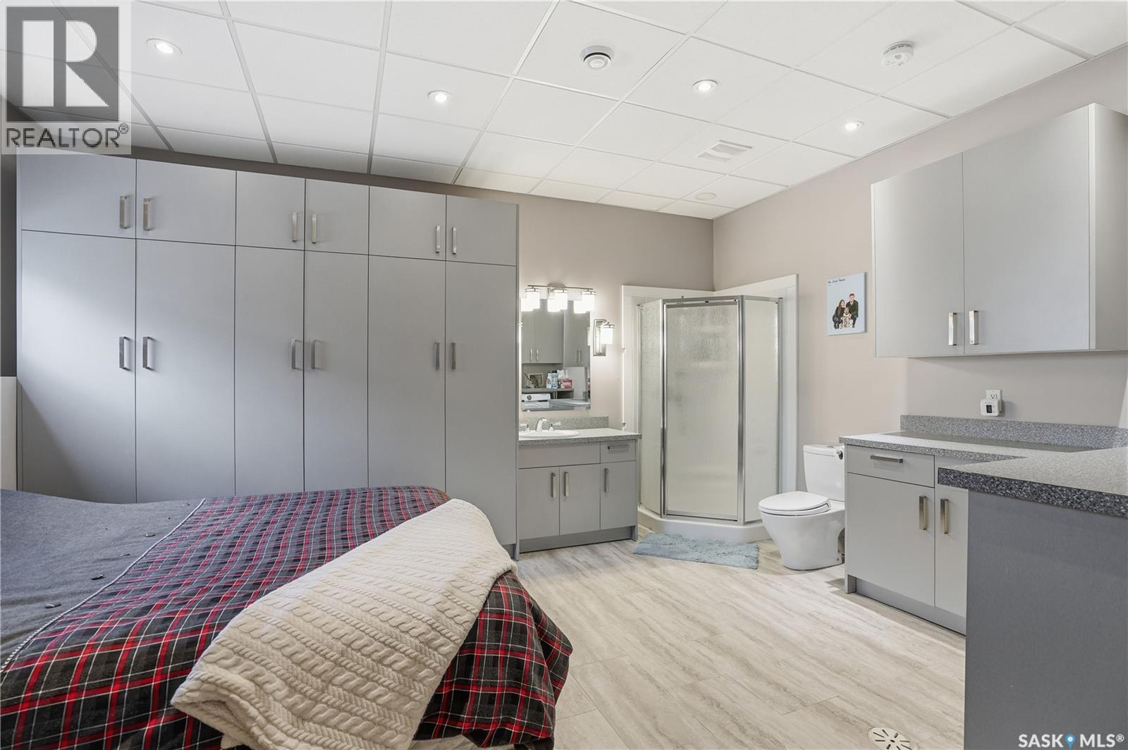 6719 Maplecrest Place, Regina, SK - Indoor Photo Showing Bathroom