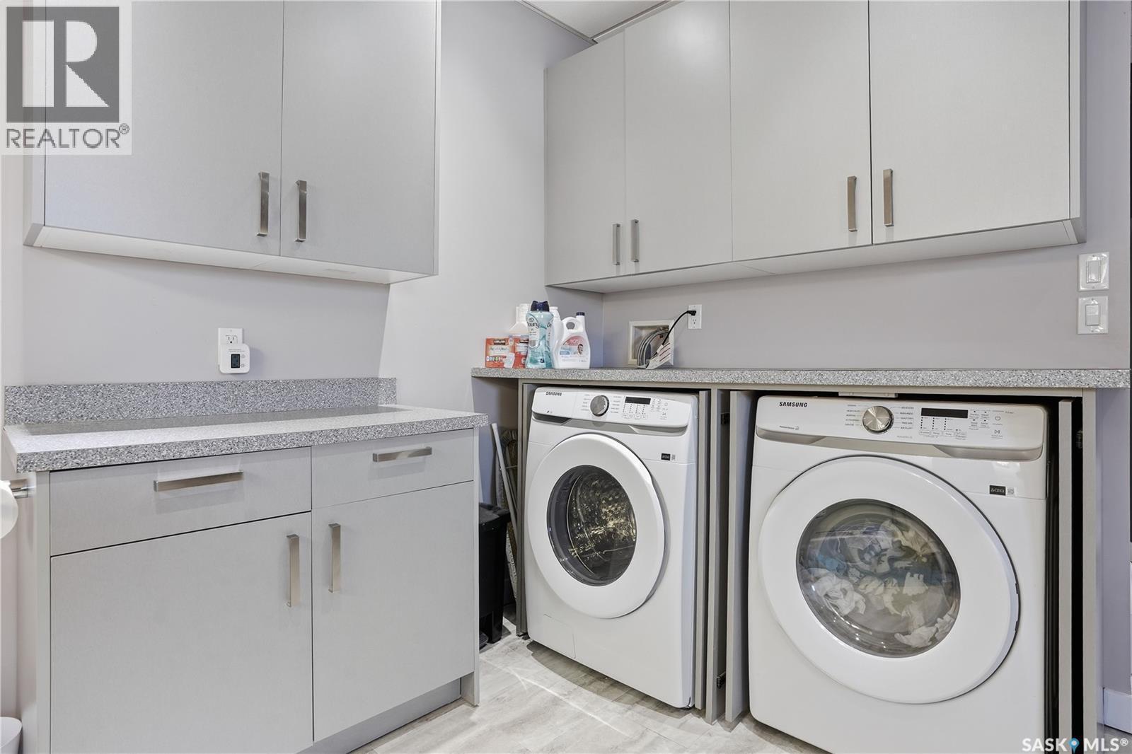 6719 Maplecrest Place, Regina, SK - Indoor Photo Showing Laundry Room