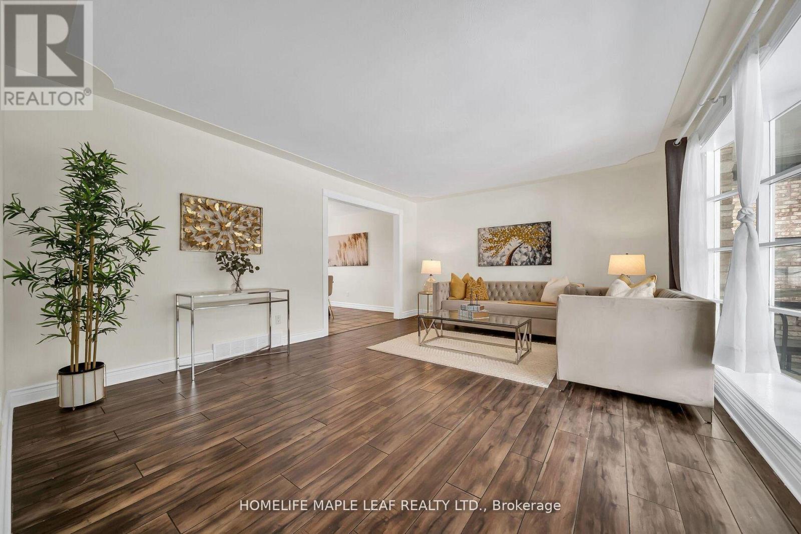 46 Chicopee Terrace, Kitchener, ON - Indoor Photo Showing Living Room