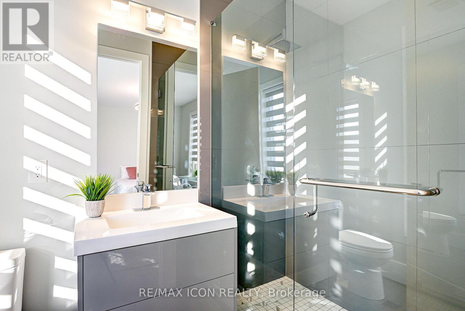 685 Meadowsweet Avenue, Waterloo, ON - Indoor Photo Showing Bathroom