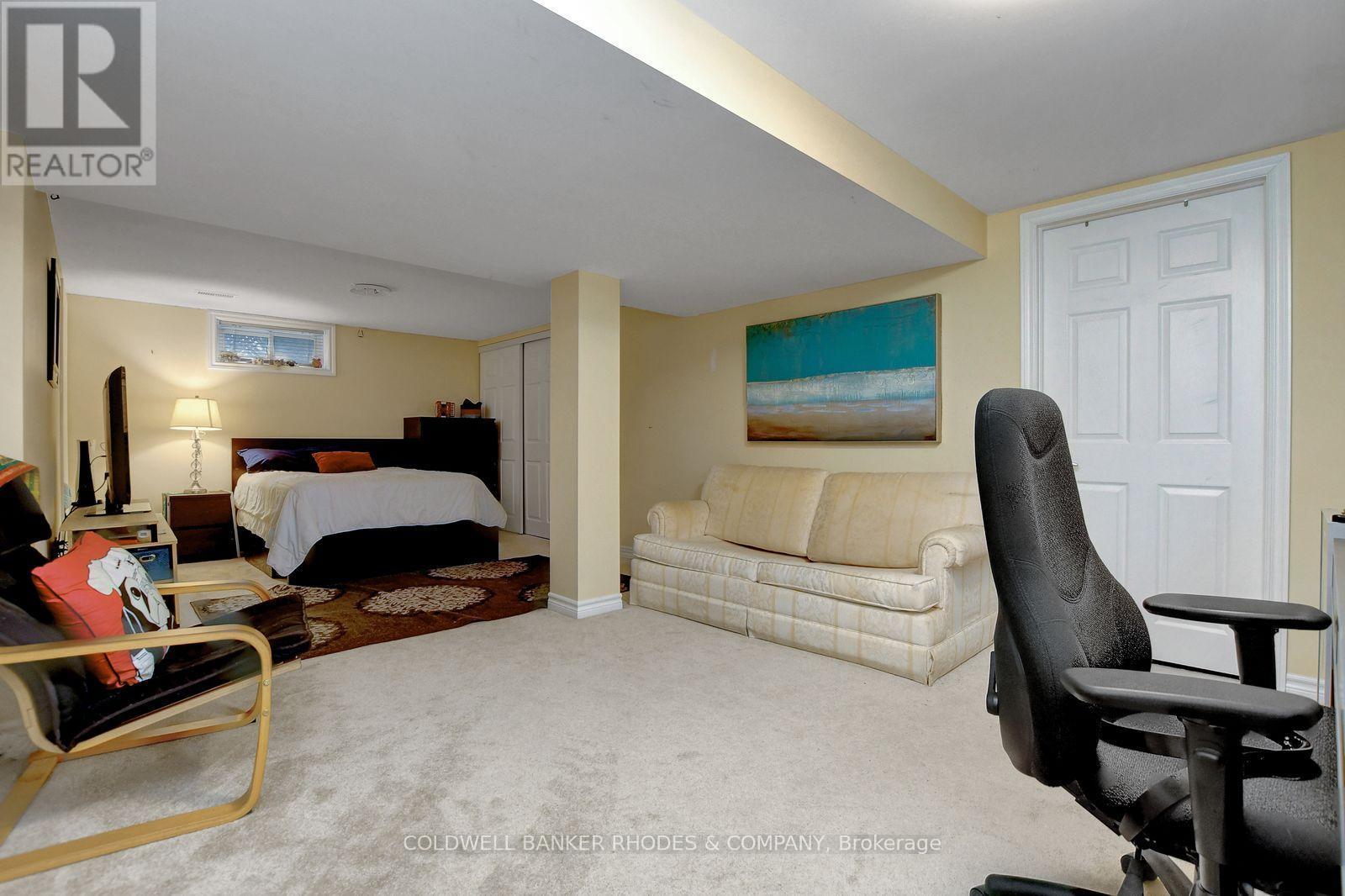 2424 Heaton Avenue, Ottawa, ON - Indoor