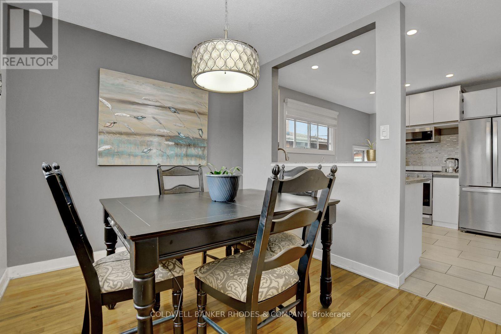 2424 Heaton Avenue, Ottawa, ON - Indoor Photo Showing Dining Room