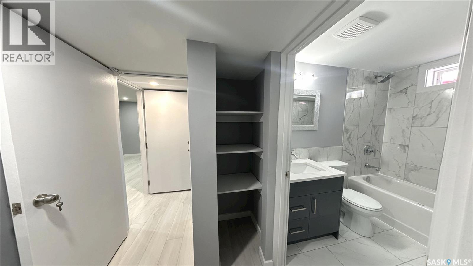 1607 9Th Avenue N, Saskatoon, SK - Indoor Photo Showing Bathroom