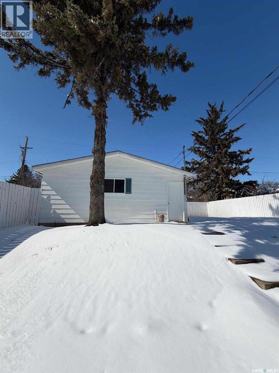 1607 9Th Avenue N, Saskatoon, SK - Outdoor