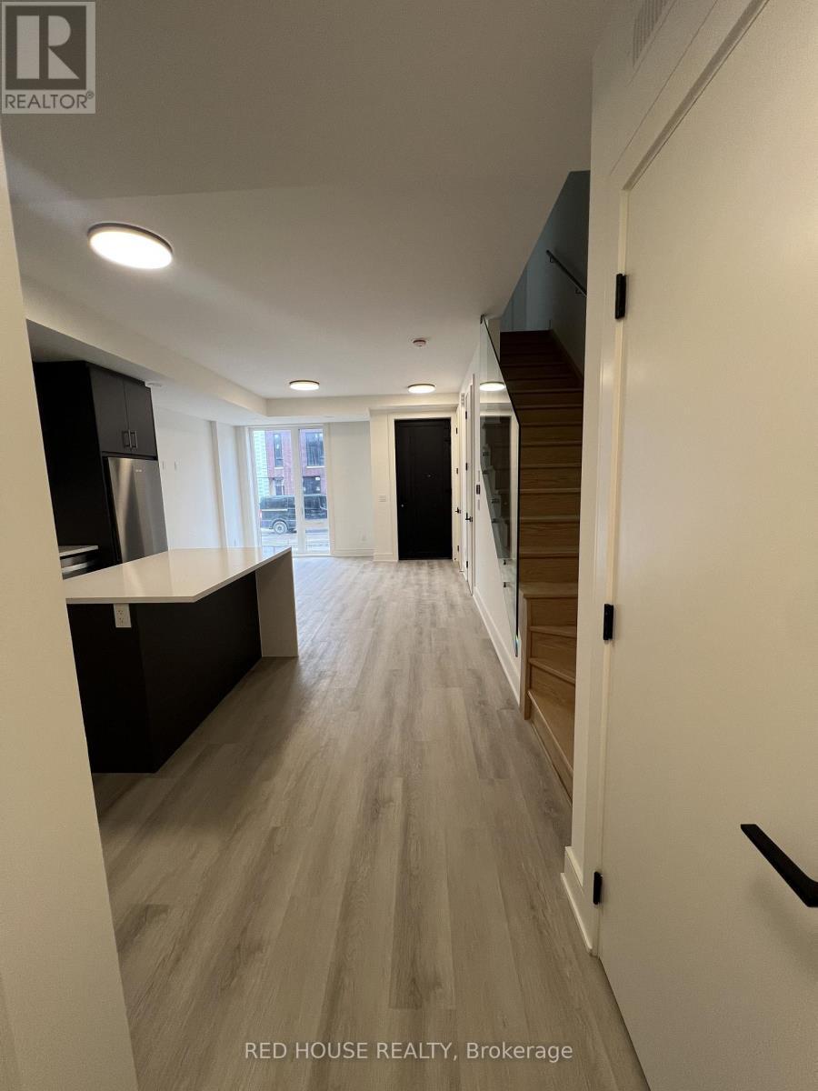 120 Everett Common, St. Catharines, ON - Indoor Photo Showing Other Room