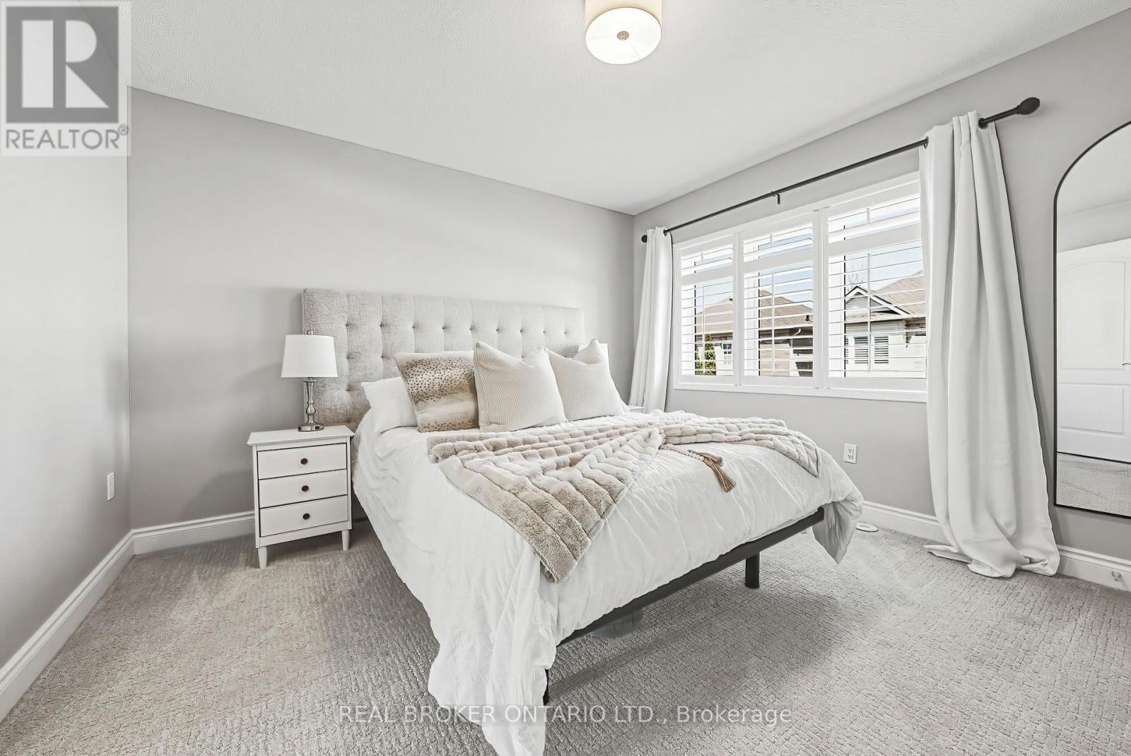 2259 Seton Crescent, Burlington, ON - Indoor Photo Showing Bedroom