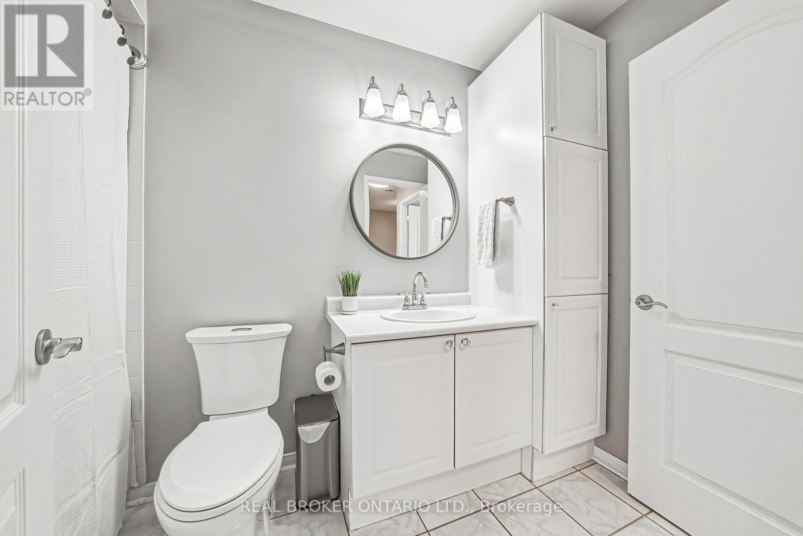 2259 Seton Crescent, Burlington, ON - Indoor Photo Showing Bathroom
