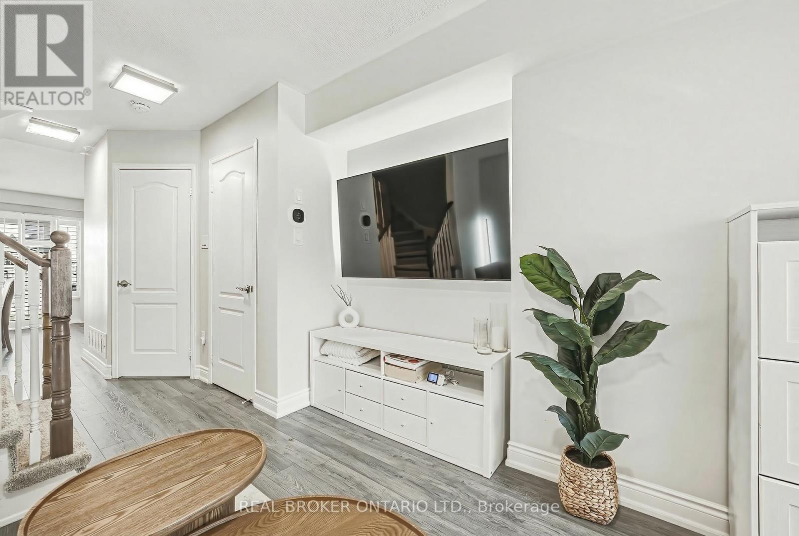 2259 Seton Crescent, Burlington, ON - Indoor Photo Showing Other Room