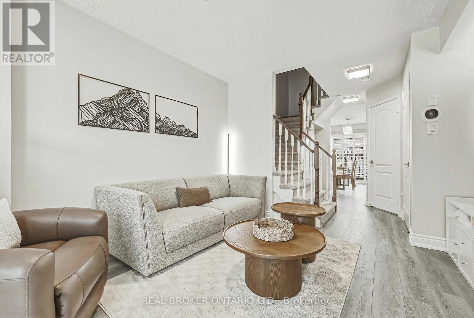 2259 Seton Crescent, Burlington, ON - Indoor Photo Showing Living Room