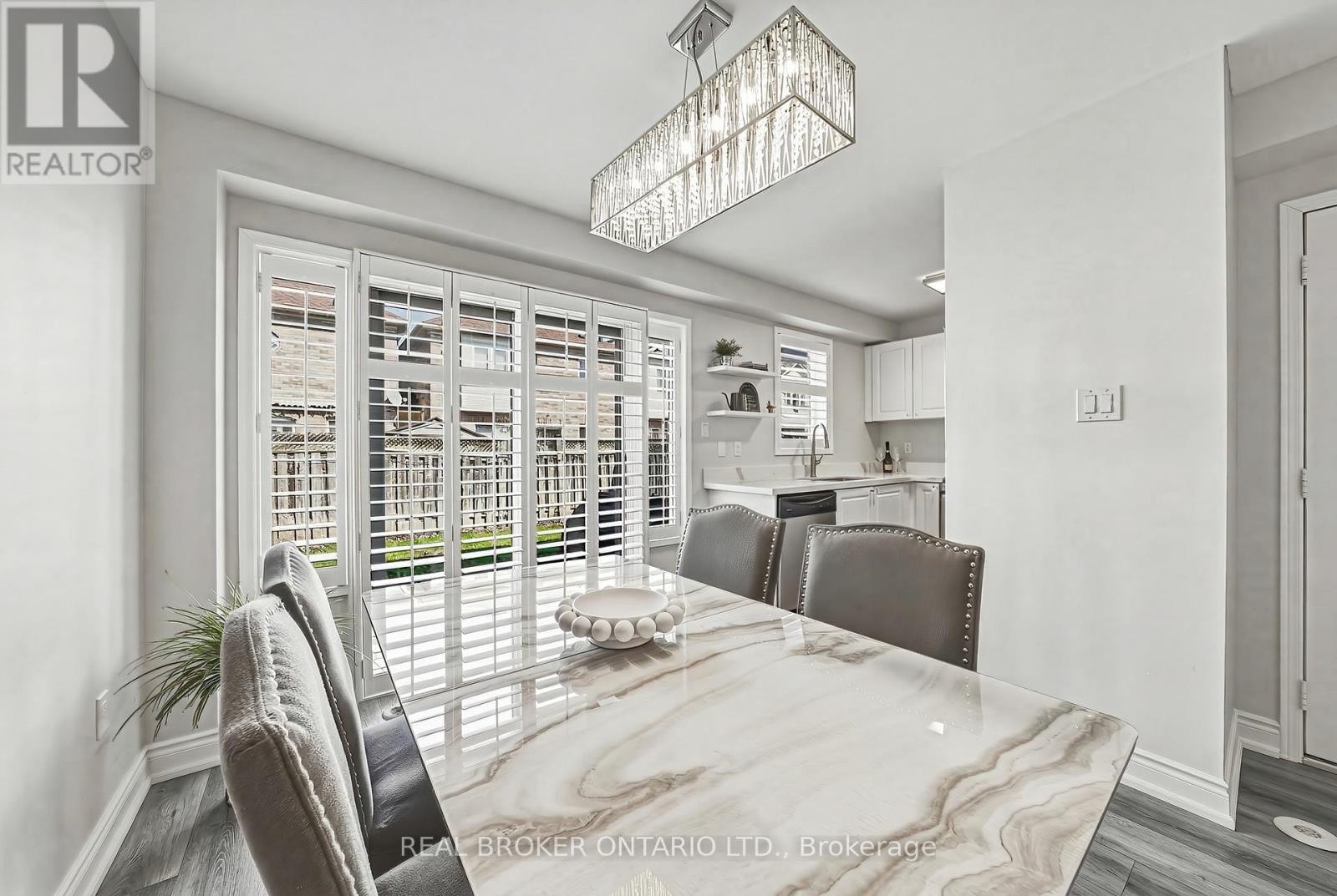2259 Seton Crescent, Burlington, ON - Indoor Photo Showing Dining Room