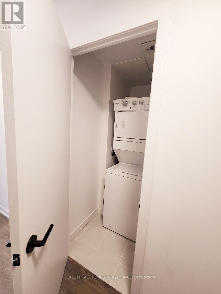 215 - 4878 Powers Common, Burlington, ON - Indoor Photo Showing Laundry Room