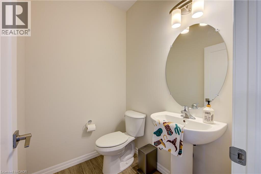 38 Canary Street, Tillsonburg, ON - Indoor Photo Showing Bathroom