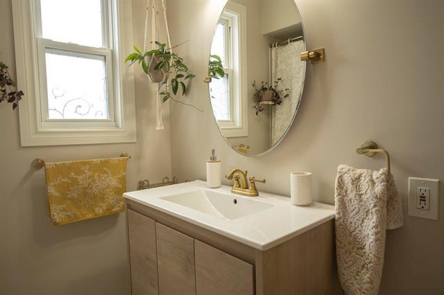 48 Rosewarne Ave, Winnipeg, MB