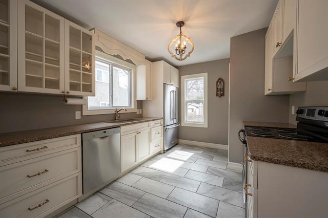 48 Rosewarne Ave, Winnipeg, MB